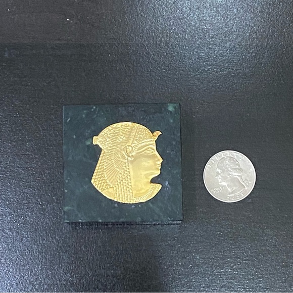 Vintage Brass Cleopatra Egyptian on Granite Stone 2x2 Square Paperweight - Picture 4 of 8